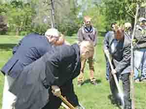 CITY CELEBRATES ARBOR DAY BY HONORING  FOSTER PARK 100th ANNIVERSARY