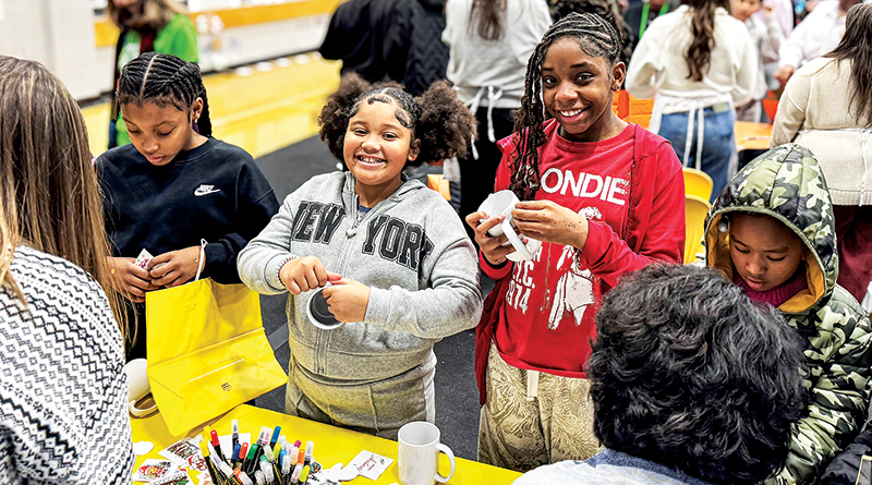 400 Kids Enjoy A festive Afternoon
