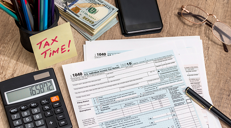 Volunteers Offer Free Tax Preparation Services